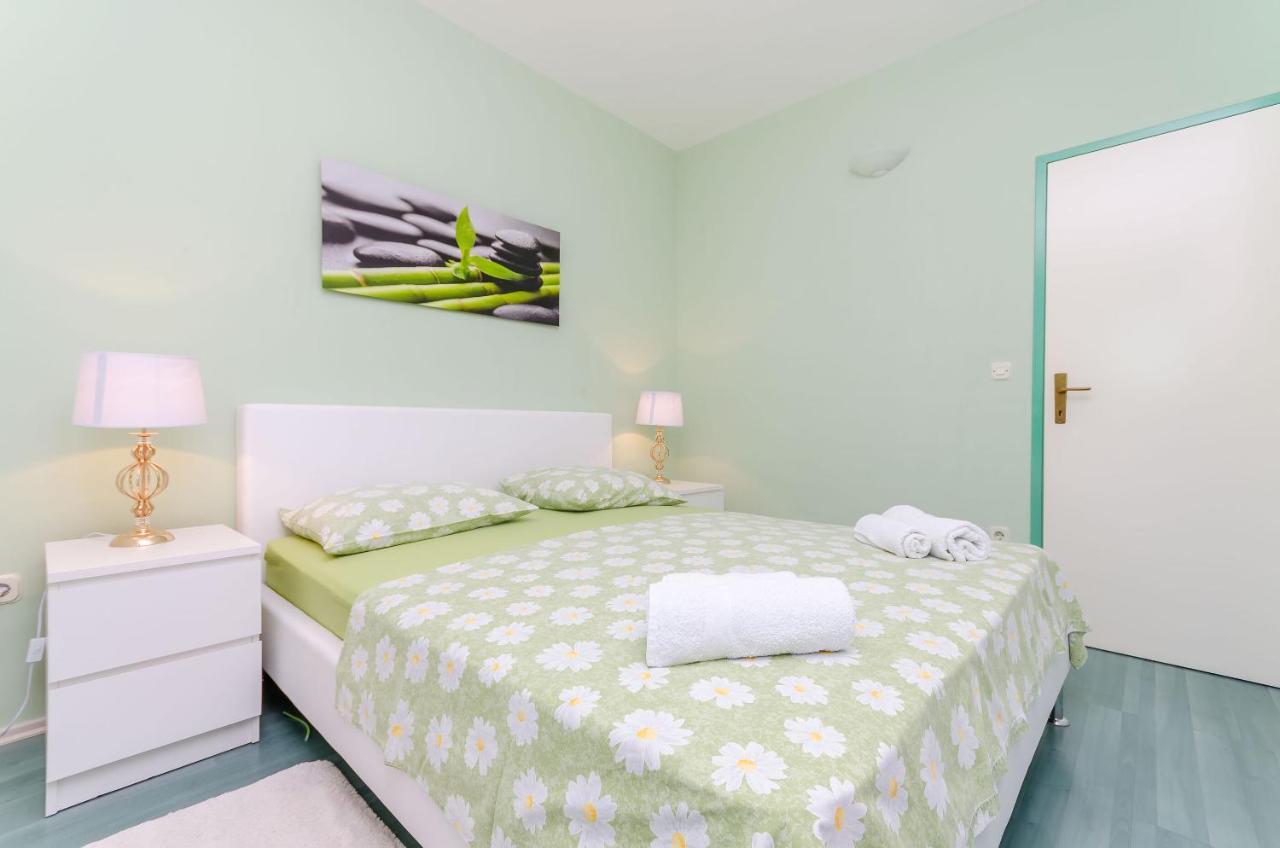 Apartments Zdenka Donji Okrug  Eksteriør billede