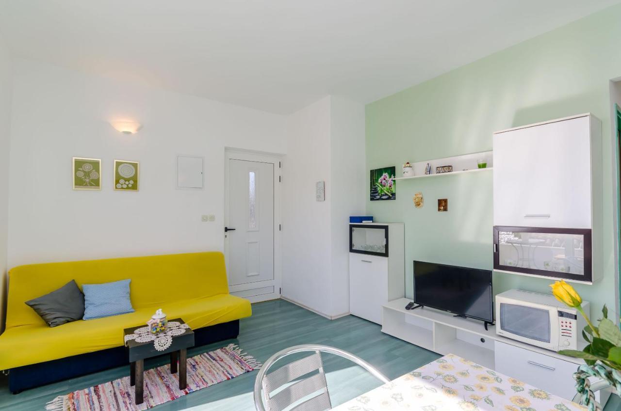 Apartments Zdenka Donji Okrug  Eksteriør billede