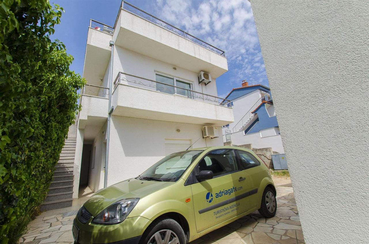 Apartments Zdenka Donji Okrug  Eksteriør billede